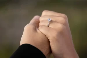 Alianças de ouro 18k com diamantes: o modelo ideal para casais modernos