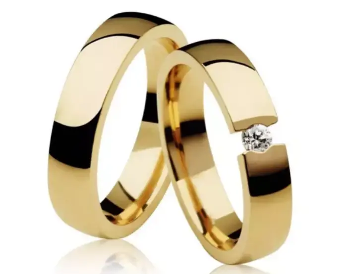 Par de Aliança Casamento de Ouro 18k com Diamante de 10 Pontos