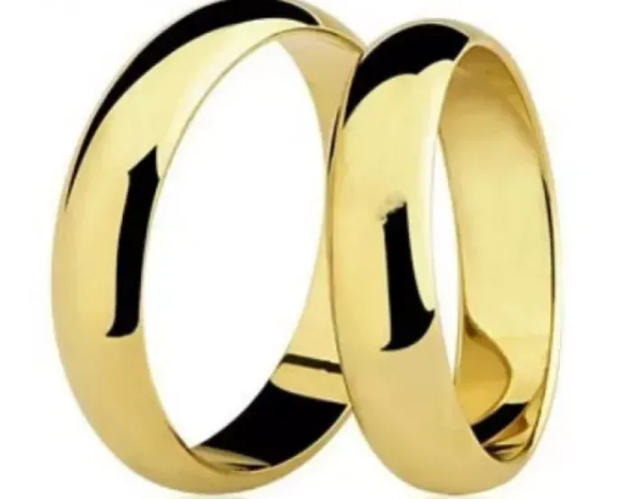 Par de Aliança Casamento de Ouro 18k com 4mm Tradicional