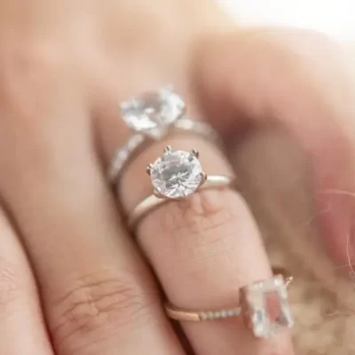 Anéis de zircônia: preço, manutenção, modelos, vale a pena?